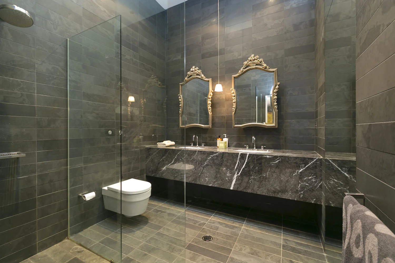 BATH_3_3_Esther_St_Surry_Hills.jpg