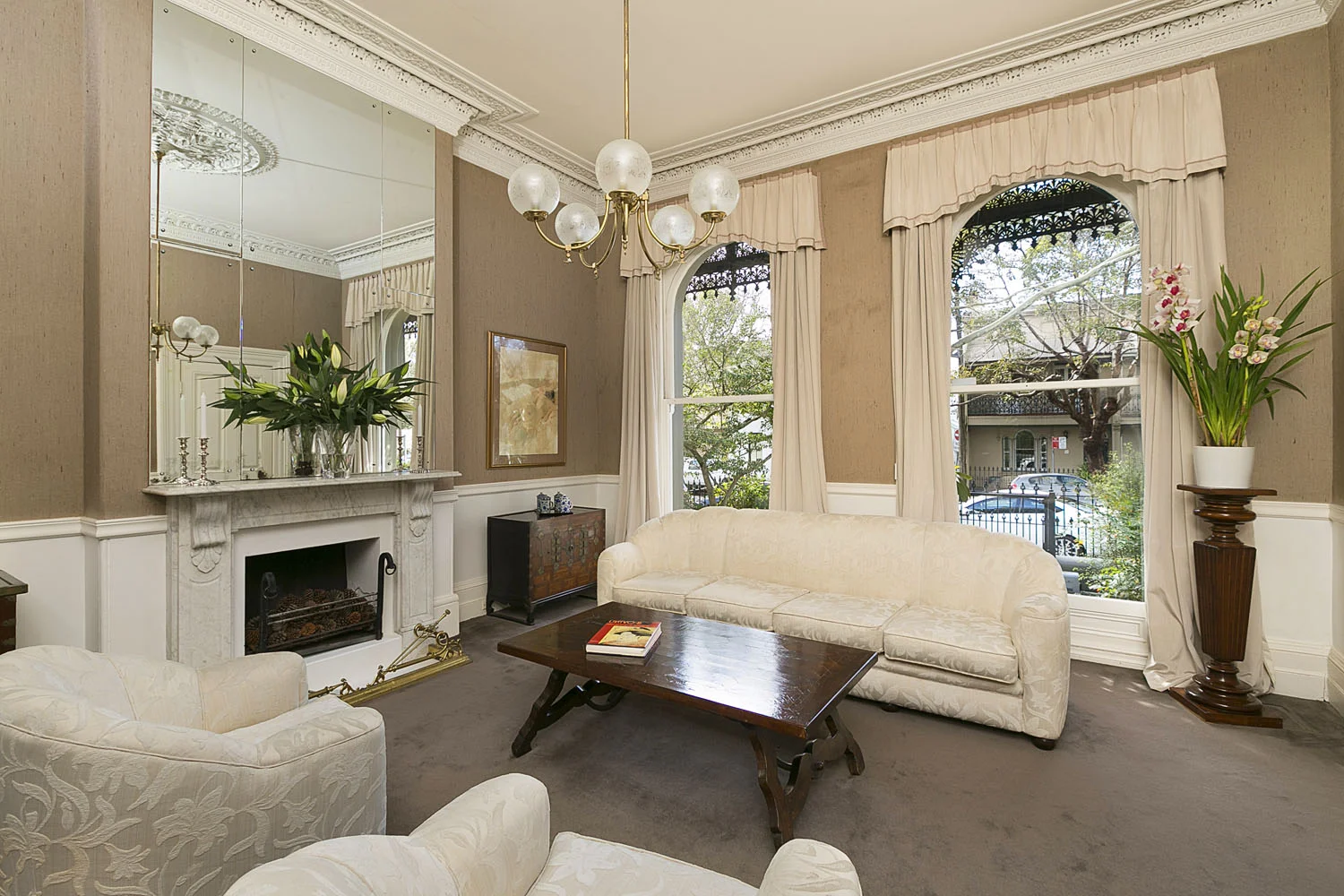 LOUNGE_12_Victoria_Ave_Woollahra.jpg