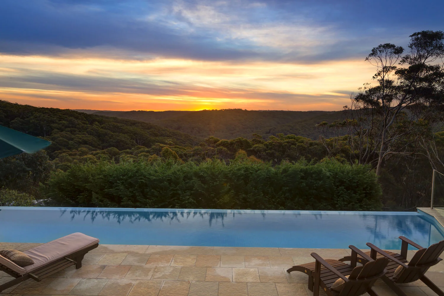 POOLSUNSET_32_Lady_Wakehurst_Drive_Otford.jpg